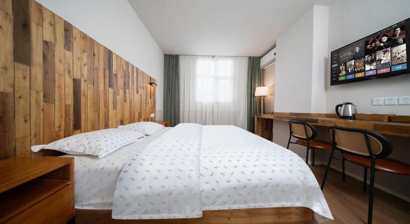 Image of Standard Double Room with Private Bathroom 3