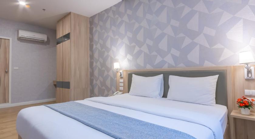 Image of Superior Double Bed 4