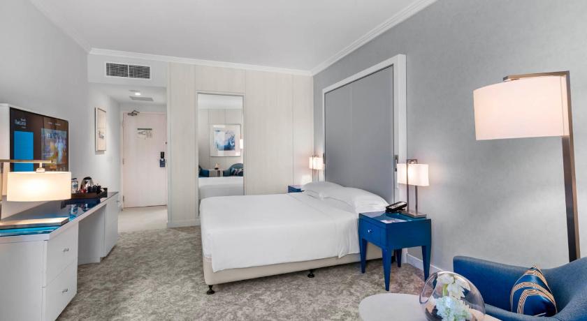 Image of Guest Room with Balcony - King Bed 5
