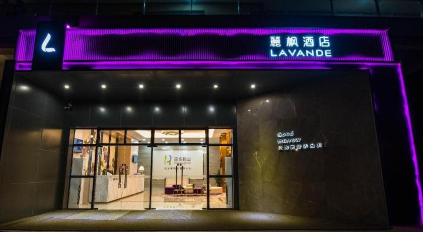 Lavande Hotel Luzhou BBQ new World                                                         