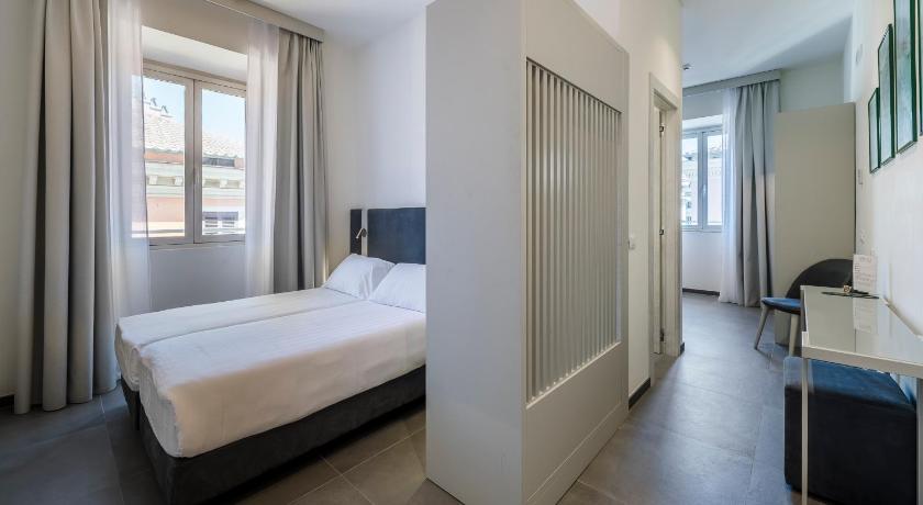 Image of Deluxe Quadruple Room 10