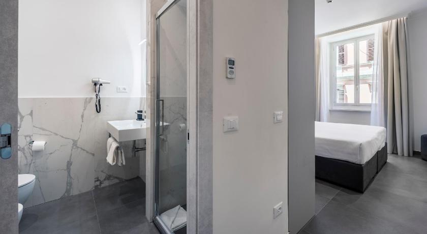 Image of Deluxe Quadruple Room 11