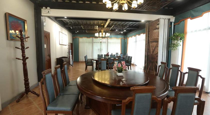 청두 / 성도 头等舱国际酒店-成都天府机场店 호텔 수영장