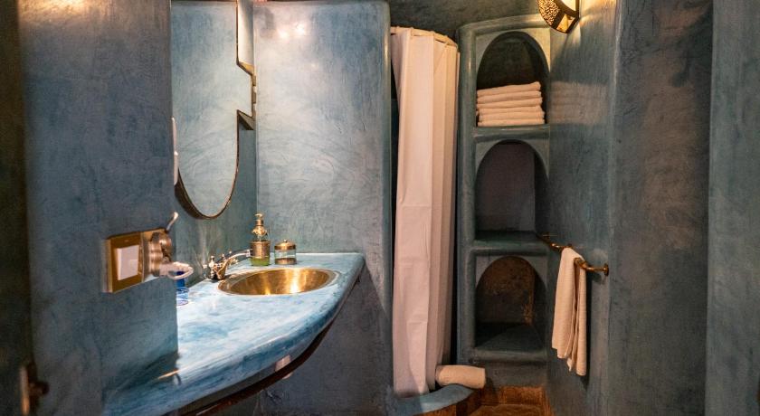 Image of Deluxe Triple Room 9