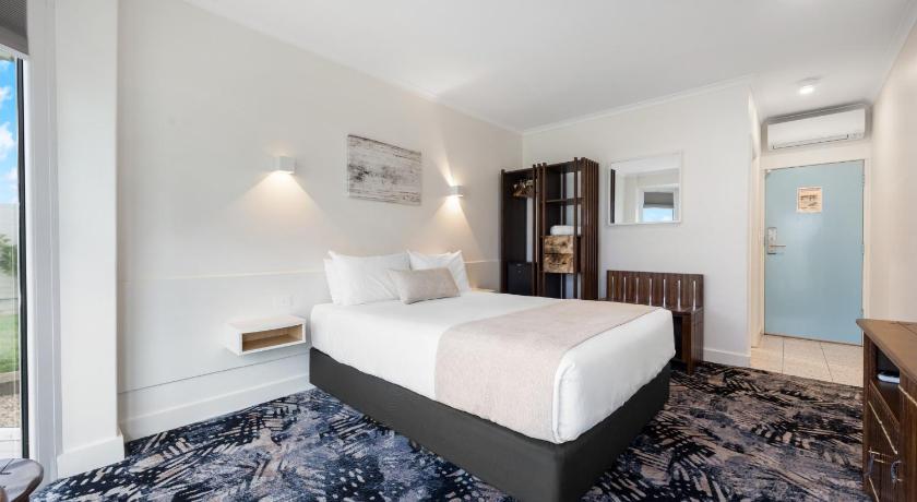 Image of Queen Room with Garden View 0