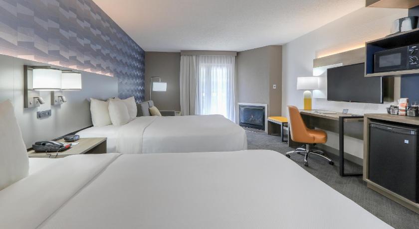 Image of 2 Queen Beds, Suite, Nonsmoking 0