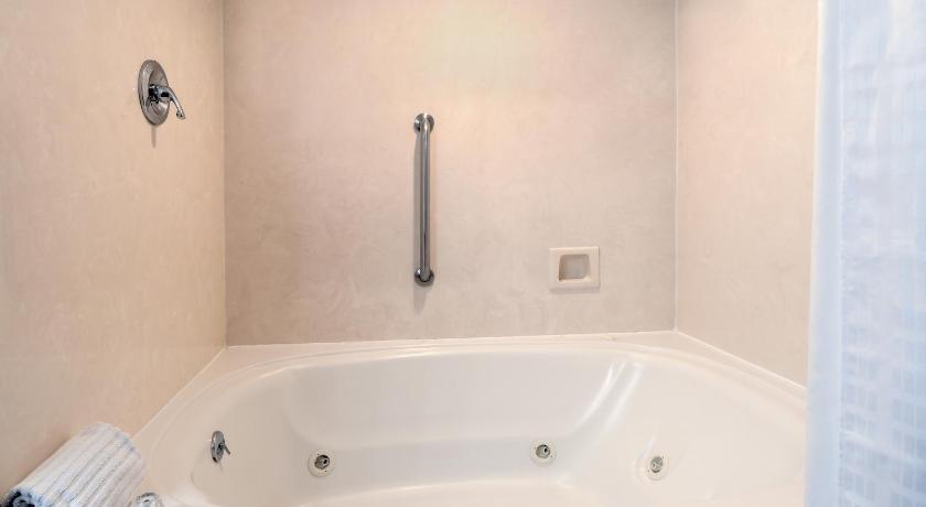 Image of 2 Queen Beds, Suite, Nonsmoking 11