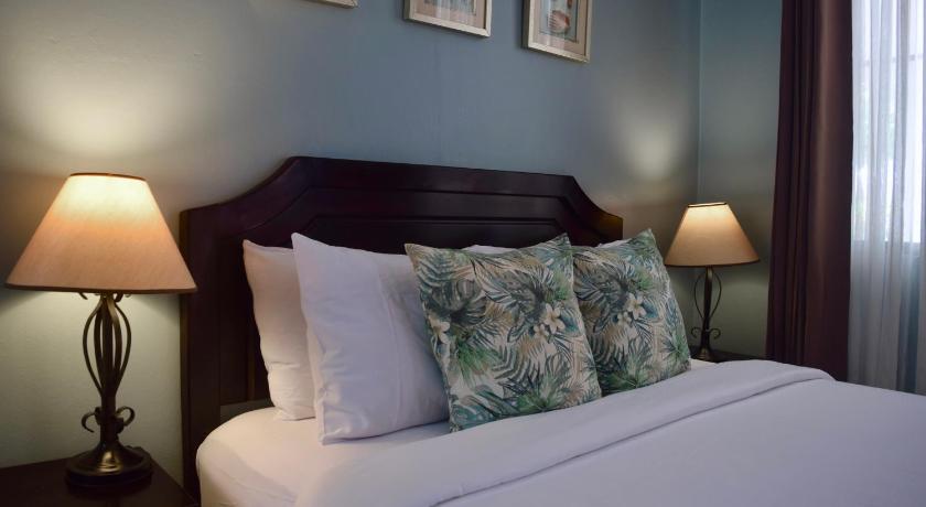 Image of Standard Queen Room with Garden View 4