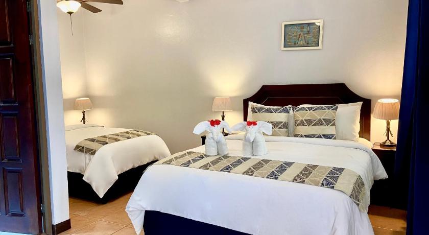 Image of Standard Triple Room with Garden View 3