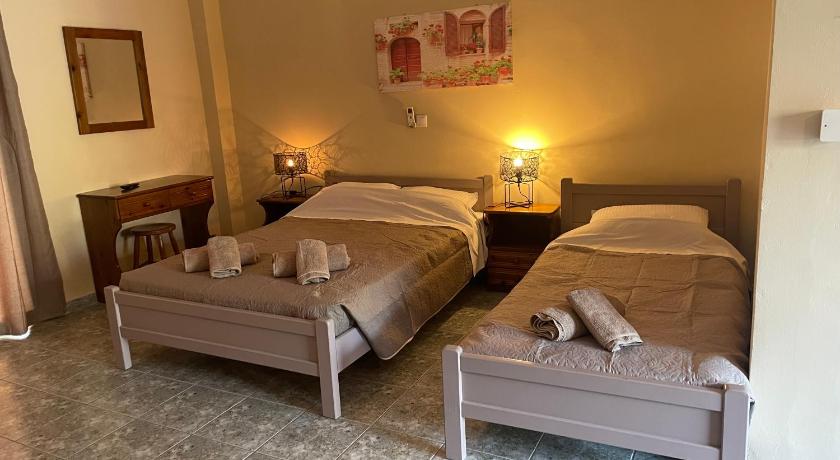 Image of Family Studio 3