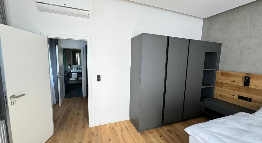 Image of Deluxe Double Room in Building B 9