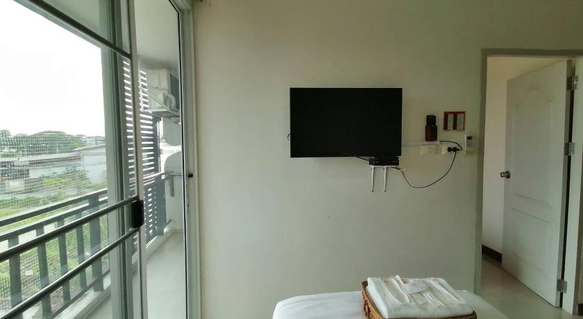 Image of Studio with Balcony 7
