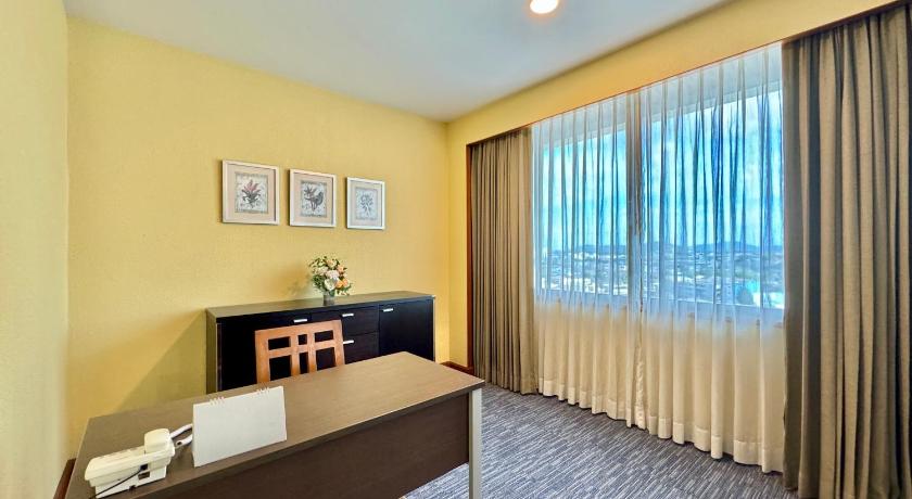 Image of Execuitve Suite 9