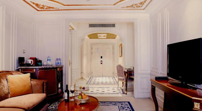 Imagen de Deluxe Suite (Include one Breakfast, Lunch,Dinner & Afternoon Tea) 1