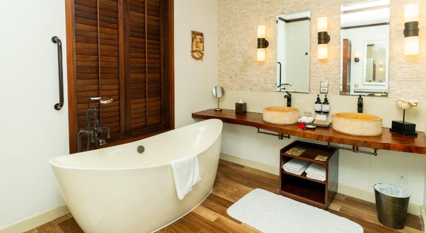 Image of Junior Suite With Twin Beds 6