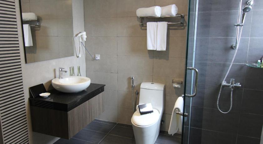 Image of Executive Deluxe King 2