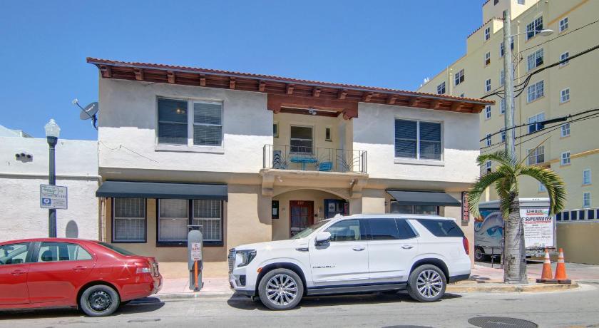 Miami Beach 13th Street, 2 Bedroom by Deco 305- Walk to Beach 4-Star Accommodation amenity