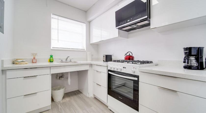 마이애미 비치 (FL) Deco Beachside Apt, w/2 Queen Beds, Washer/Dryer 4성급 숙소 레스토랑