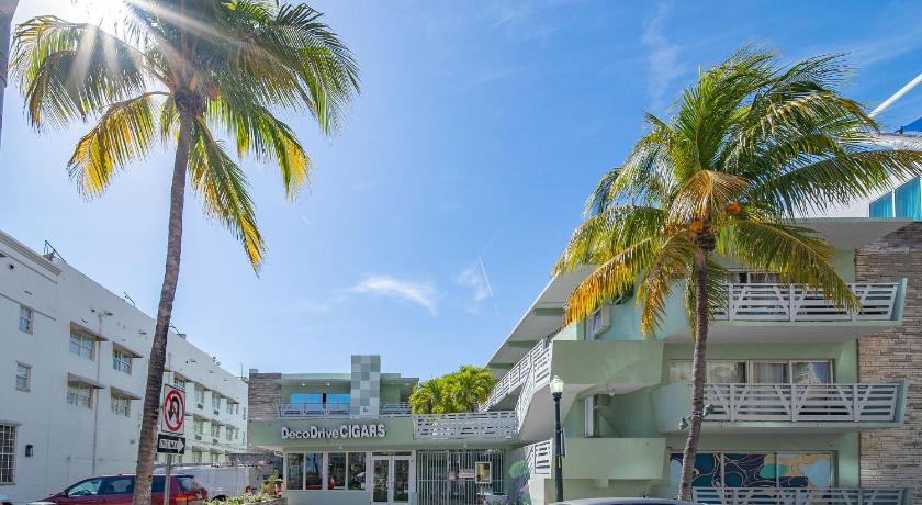 Miami Beach Private Ocean Dr Apt w/2 Queen Beds, Steps 2 Beach 4-Star Accommodation lobby