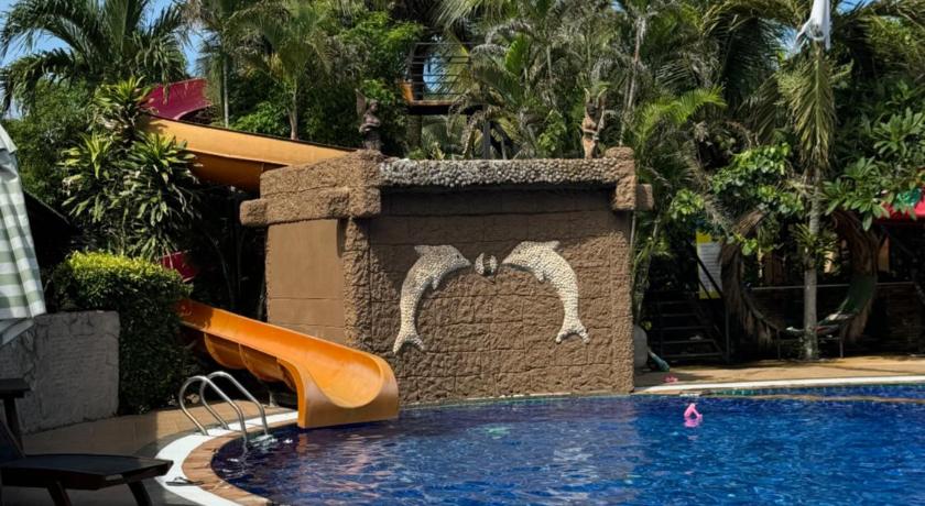 Lanta Riviera Beach Resort - image 13