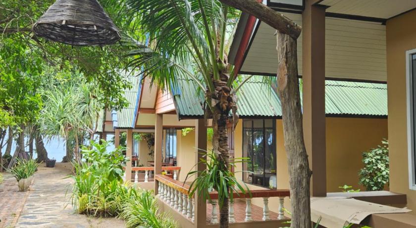 Lanta Riviera Beach Resort - image 19