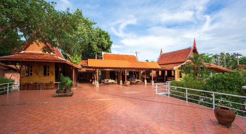 Harry's bungalow & Restaurant - image 9