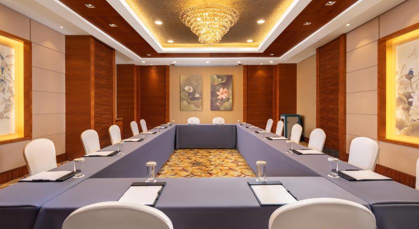 Empark Grand Hotel - image 15