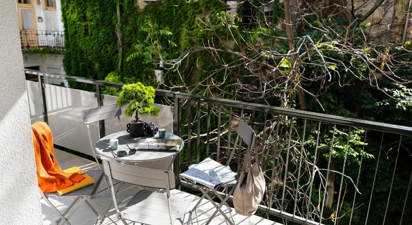 Image of Off-Site Studio with Balcony 1