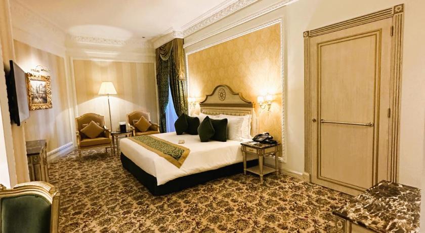 Image of King Accessible Guest Room 3