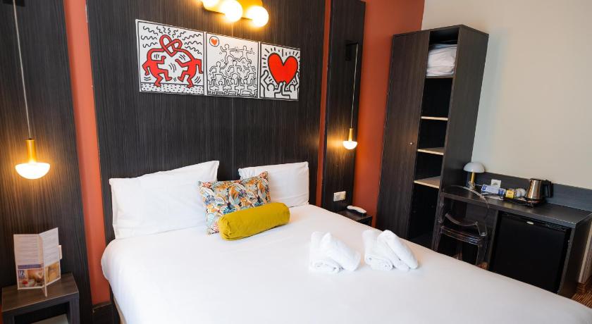 Image of Standard room with a double bed 7