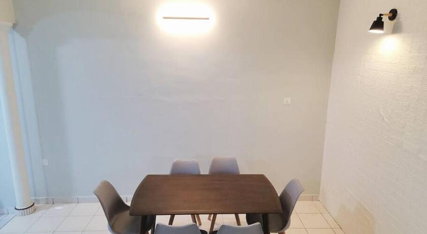 メングレムブ Ipoh Menglembu lohas 4br3bath/ 14 pax 3つ星 ゲストハウス スイート