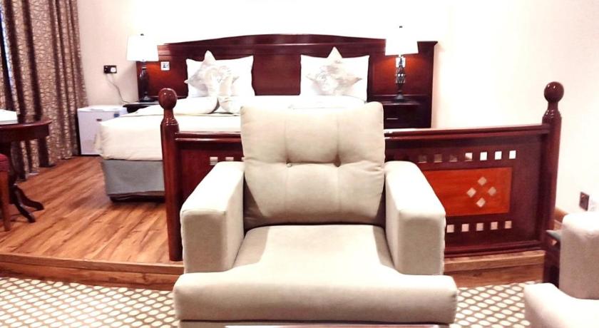 Image of Executive Suite 13