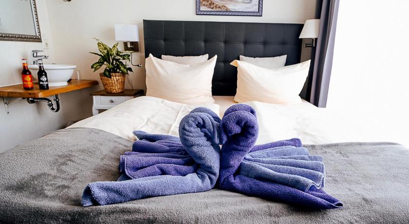 Image of Small Comfort Room 0