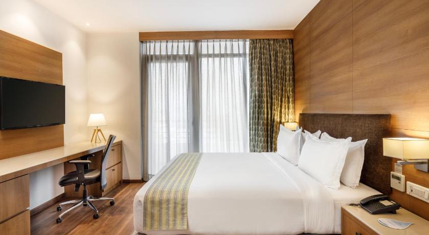 Image of Junior Suite with Balcony 6