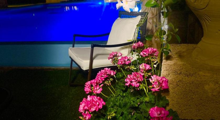Green Park Hotel & Residence