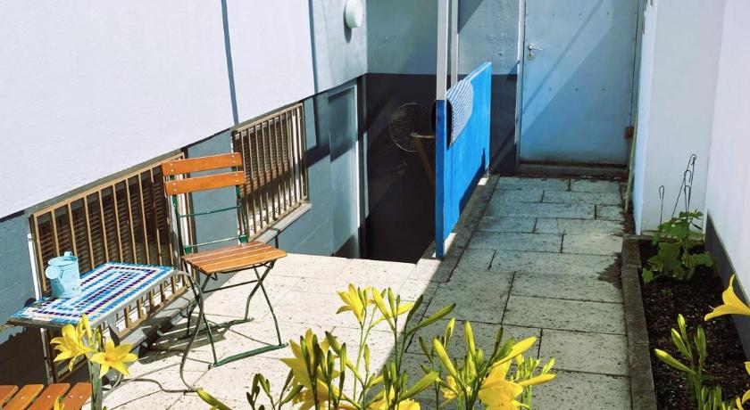 AirB33 Apartment Munich privat with little terrace
