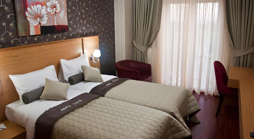 Abel Hotel - image 3