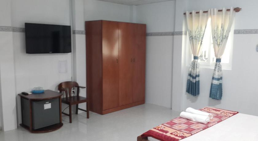 Image of Family Room 1