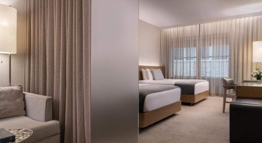 Image of Junior Suite with Two Queen Size Beds 3