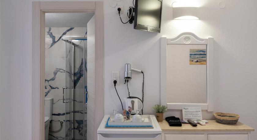 รูปของBudget Double or Twin Room - Semi Basement 8
