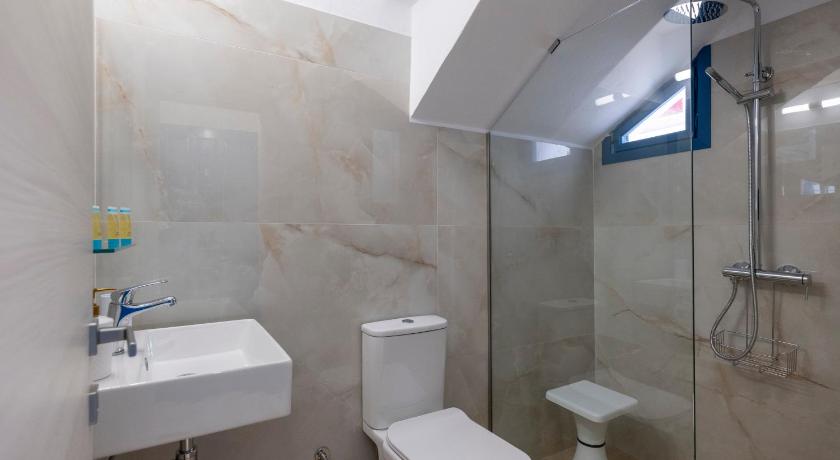 รูปของBudget Triple Room Semi Basement 9