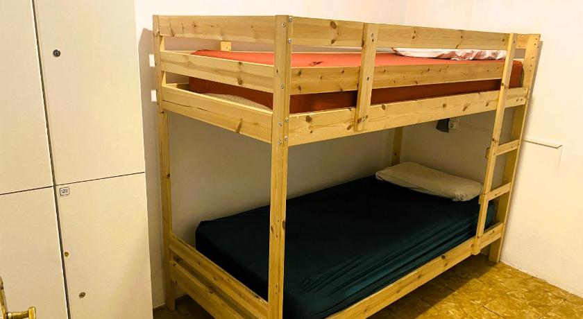 Image of Small Twin Room 1