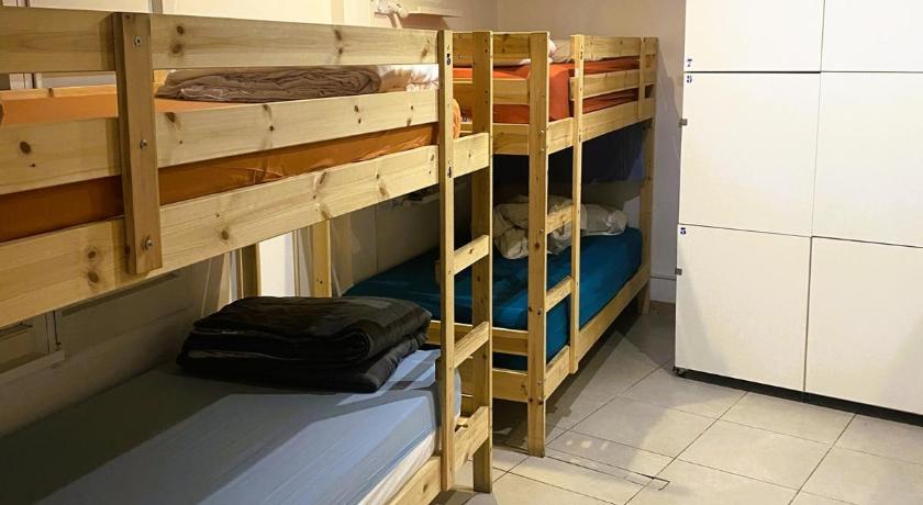 Image of Bed in 8-Bed Dormitory Room 2