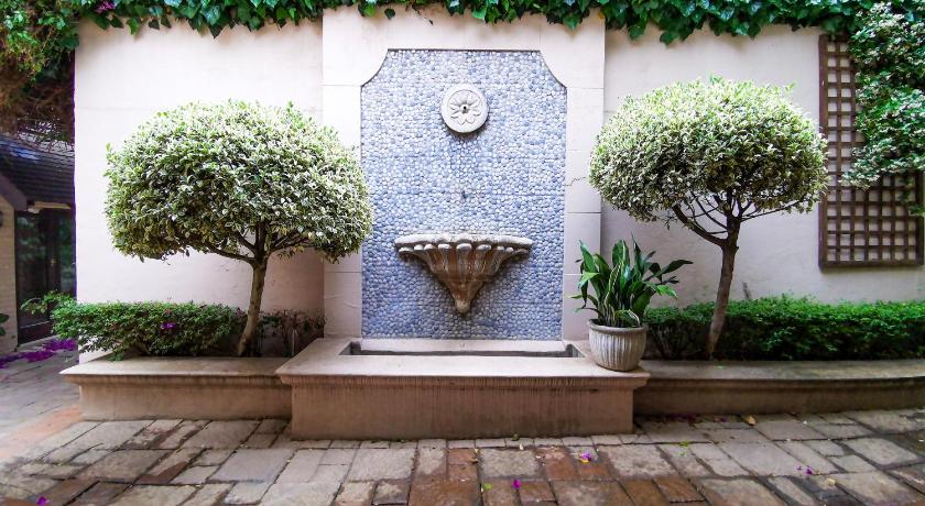 No.66 Sandton - image 16