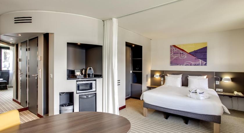 Image of Superior Suite 8