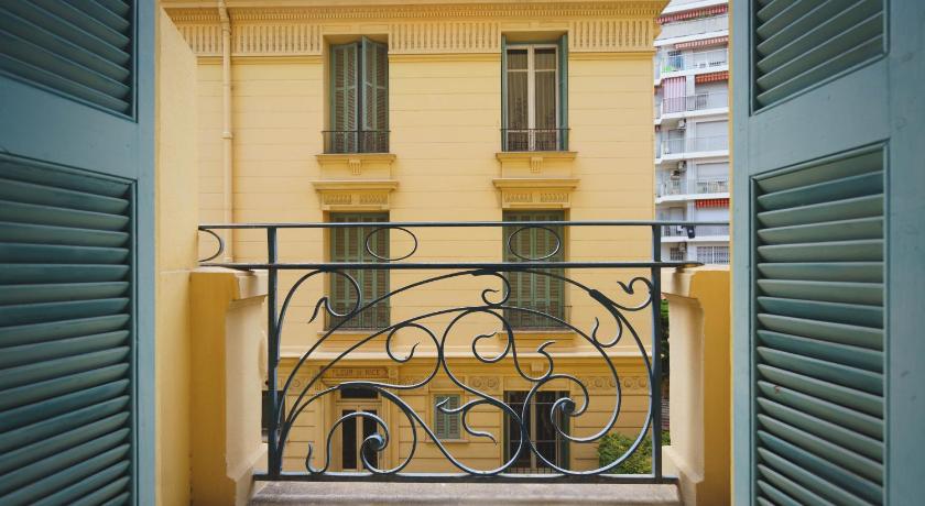 Image of Double Room with Shower and Balcony 7