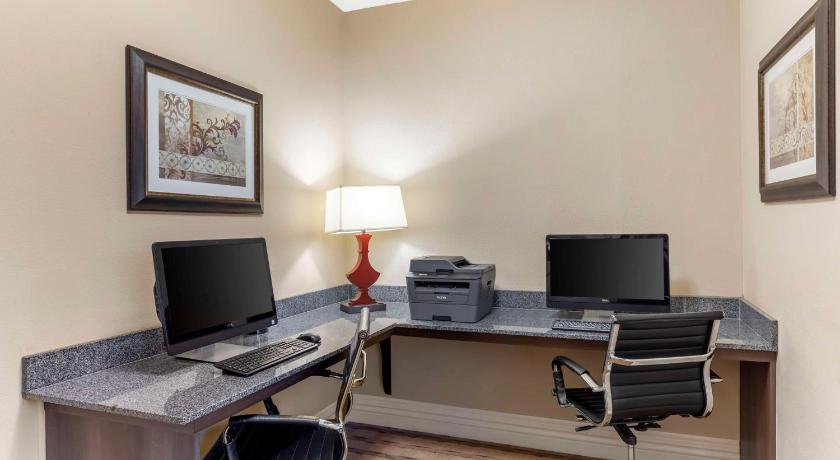 Burleson (TX) Best Western Plus Burleson Inn & Suites 2-Star Hotel view