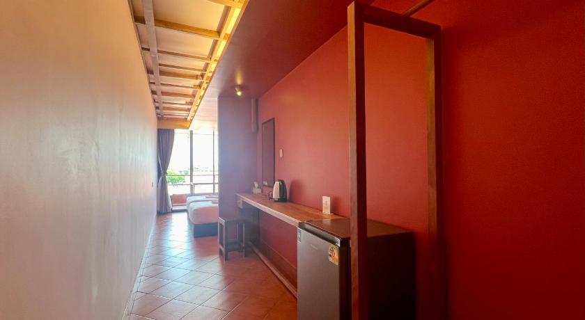 Cha Na Stay at Merry V - image 10