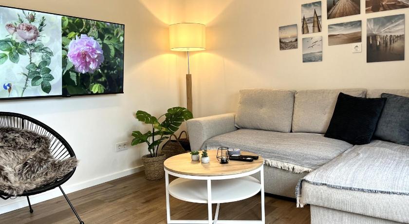 Apartmenthaus Costal Residence FeWo - Costal Residence 1, mit Garten, umzaunt