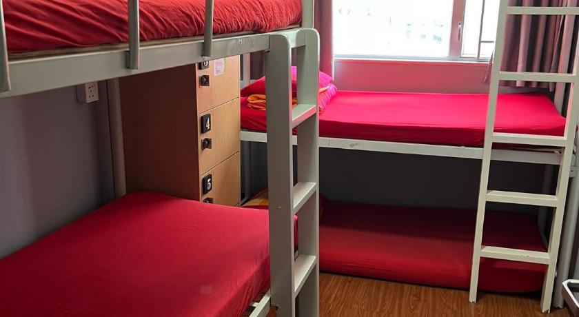 Image of Three-Bedroom Suite with Free Coworking Space 0